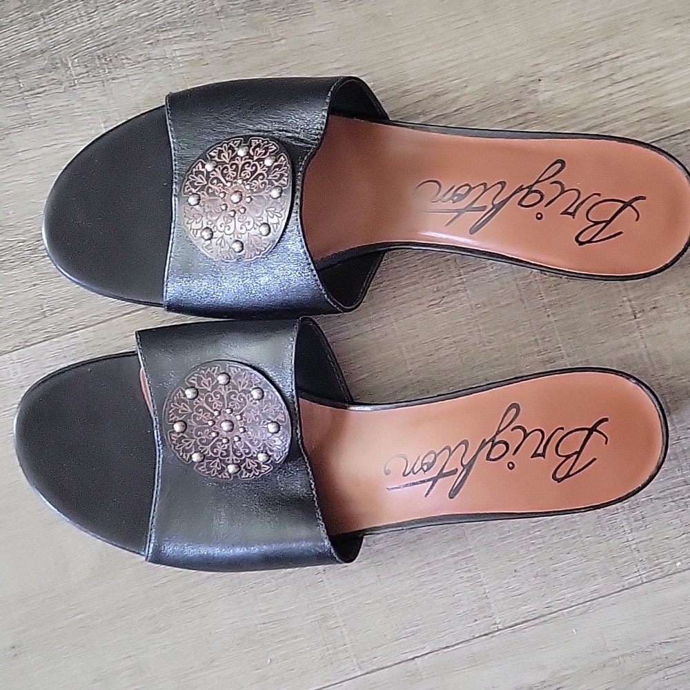 Brighton heeled flats